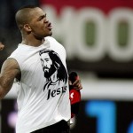 collins john trekt shirt uit tijdens NEC-Udinese