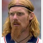 alexi lalas met vreemd voetbalkapsel