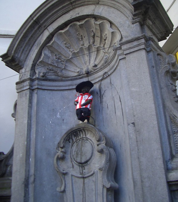 manneke pis in Bilbao shirt Manneke Pis