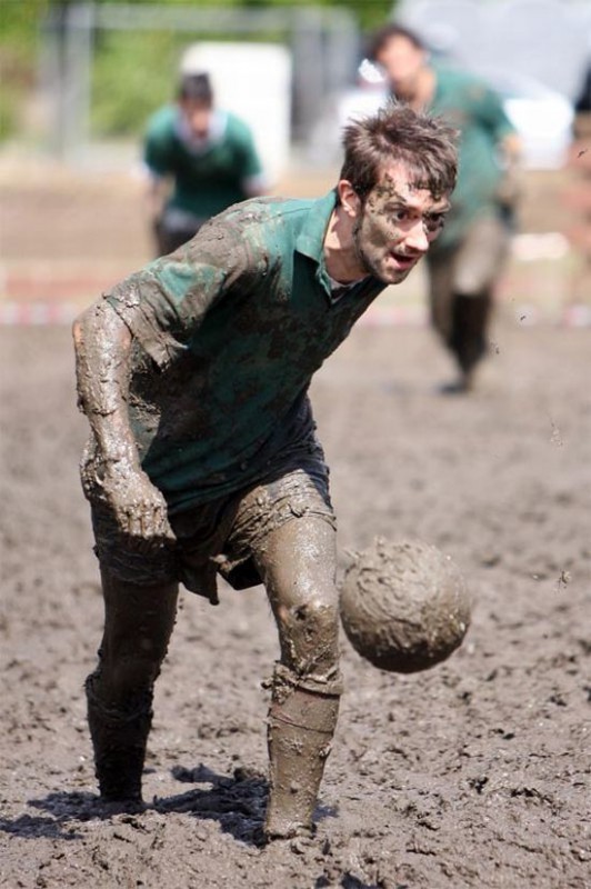 Voetbal in de modder