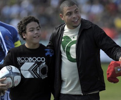 Dikke Ronaldo en zoon Dikke Ronaldo en zoon
