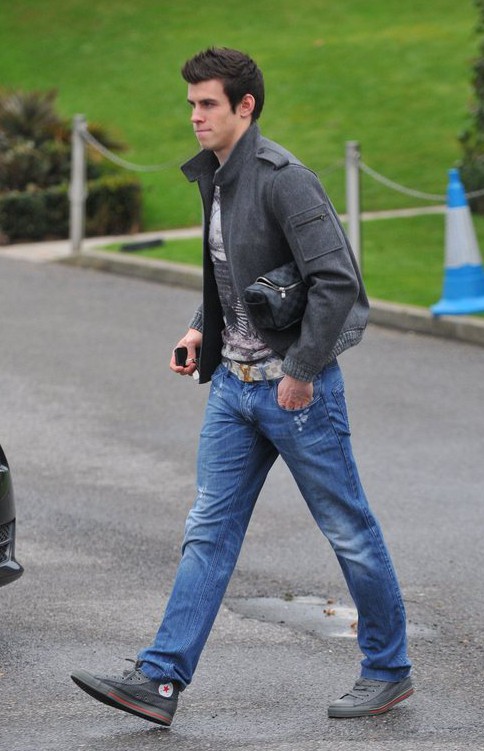 Gareth Bale met handtas