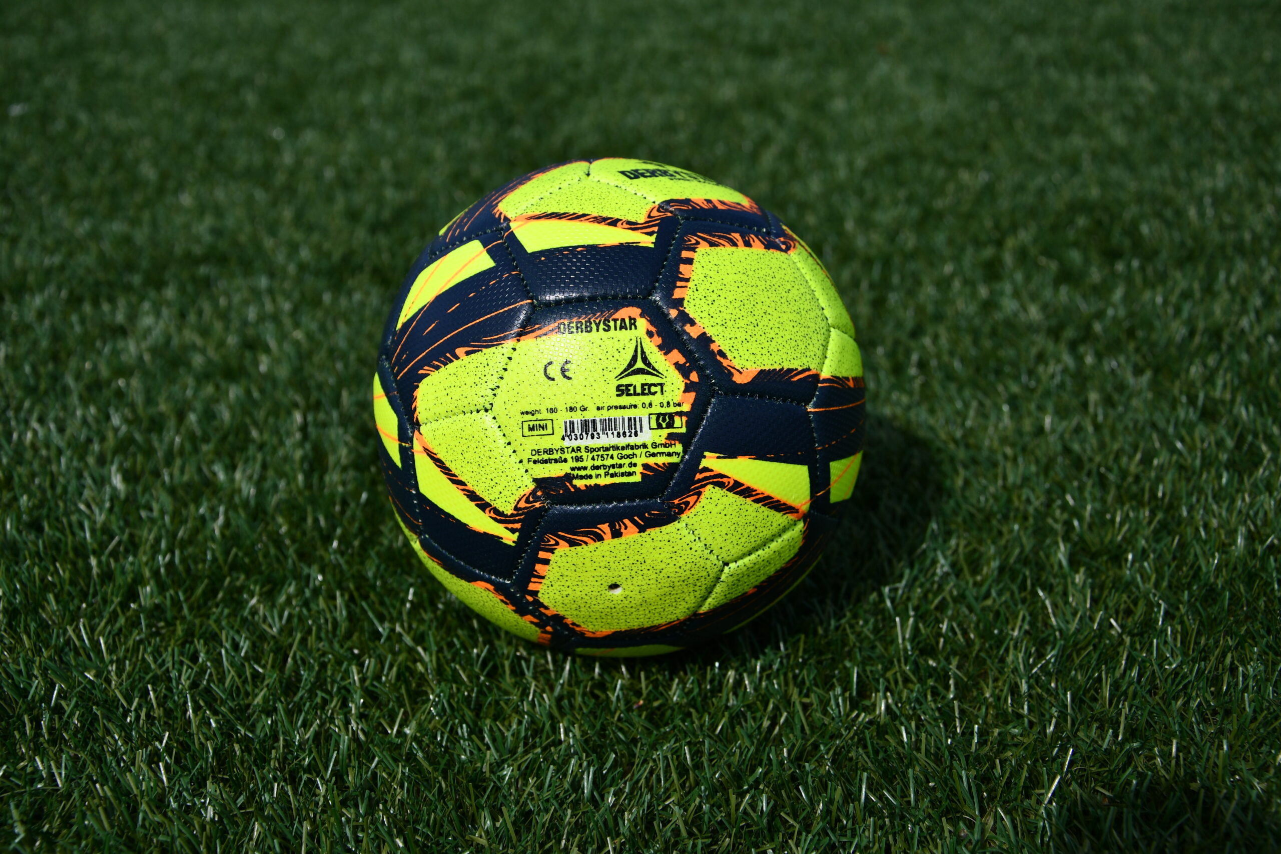 Derbystar v22 mini voetbal (maat 1) | Doordebenen