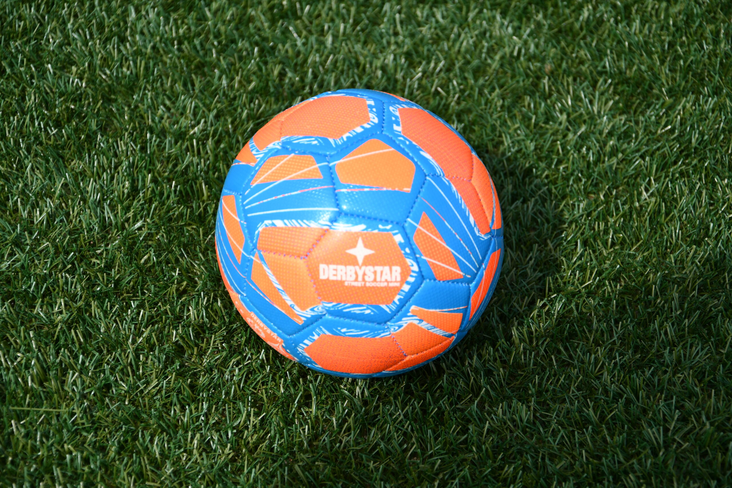Derbystar street soccer mini v24